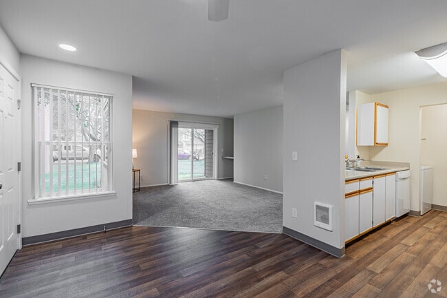 2BR, 1BA - 920SF - Dining Room