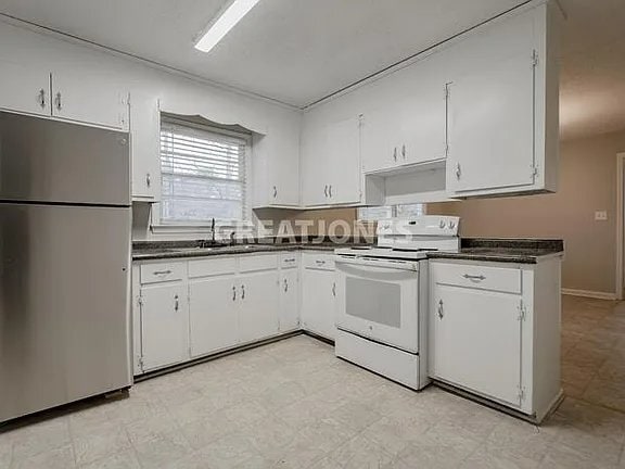 Photo - 321 Briercliff Dr