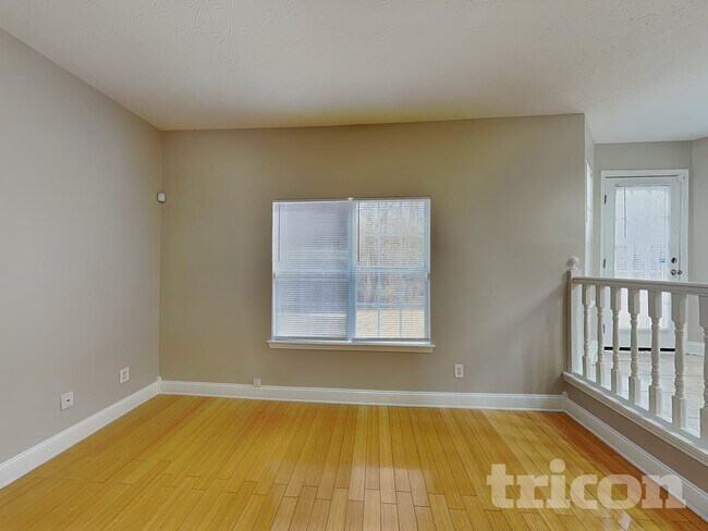 Photo - 636 Christina Pl