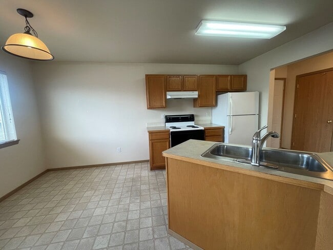 Photo - 595 Eastmont Ave Unidad D