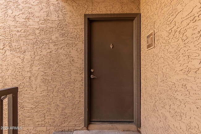 Building Photo - Beautiful Scottsdale 1 Bedroom Apartment! Unit 2007