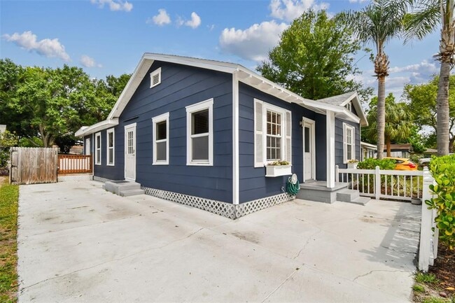 Photo - 308 N Gomez Ave
