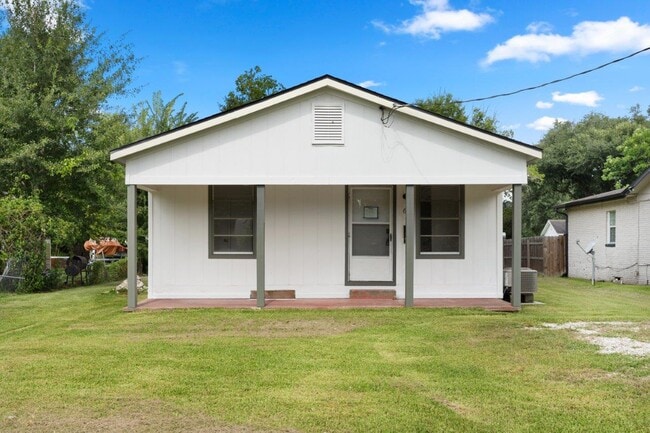 Photo - 610 Mcnabb St House