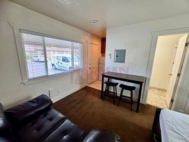 Photo - 1105 S State St