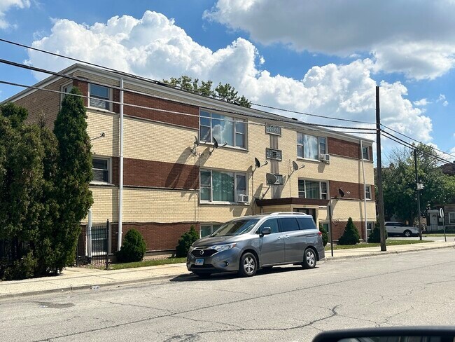 Building Photo - 6151 76th Ave Unit 2N Rental