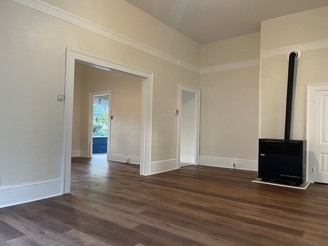 Photo - 436 W Main St