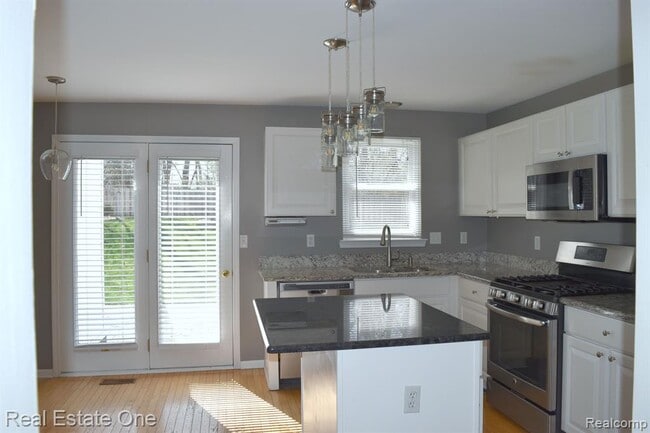 Photo - 1272 Poppy Hill Dr