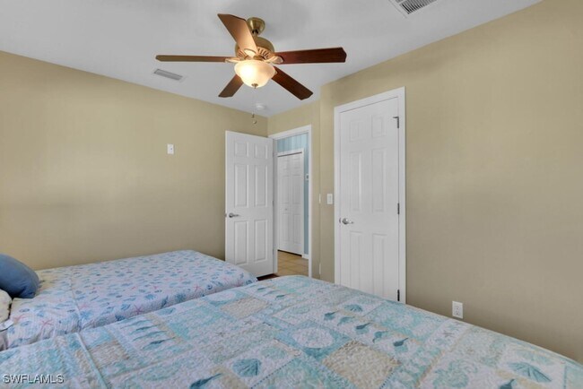 Photo - 2217 SW 4th Ave