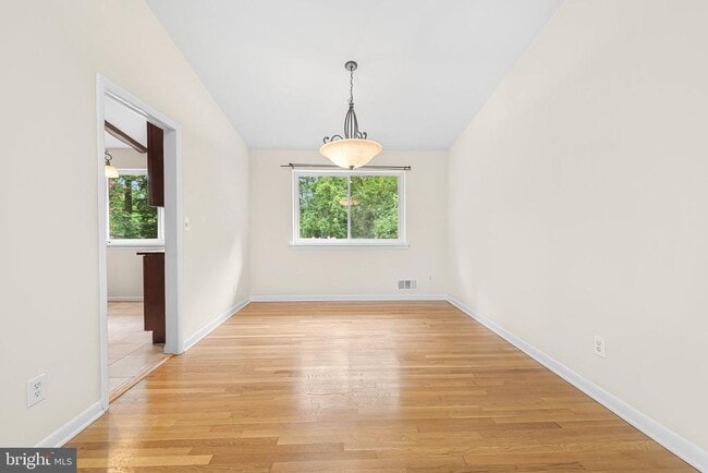 Photo - 9813 Inglemere Dr