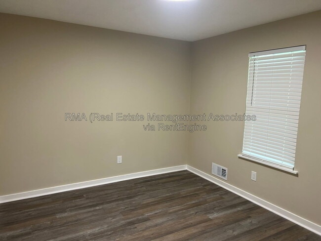Photo - 1240 Ellis Rd