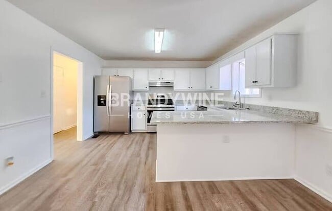 Photo - 431 Churchill Ct