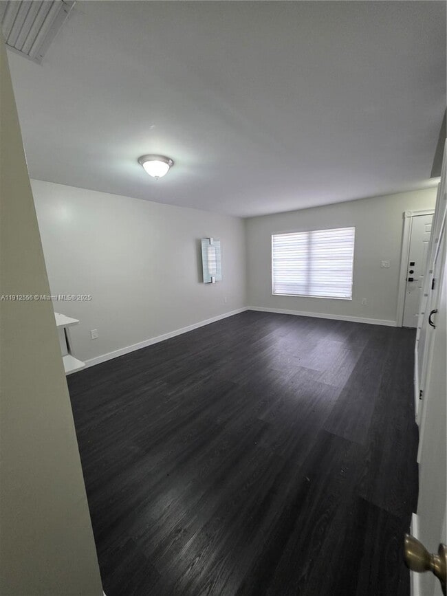 Photo - 111 SW 113th Ave