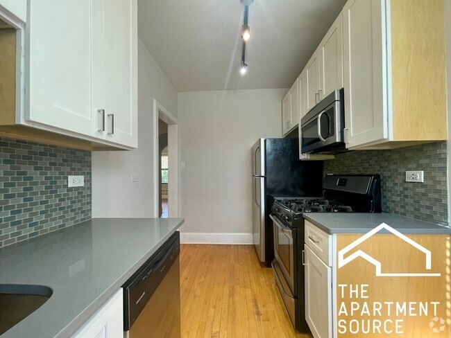 Building Photo - 2315 N Rockwell St Unit A3 Rental