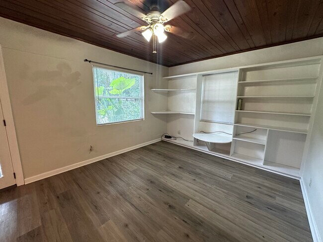 Photo - 1411 McCauley Rd House