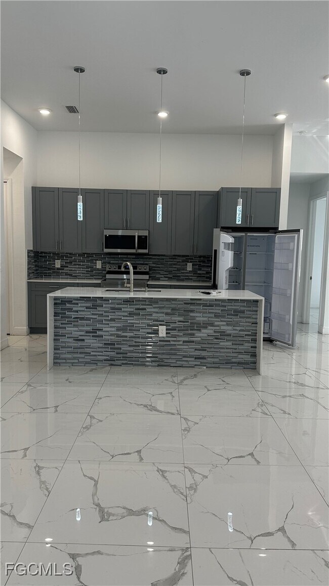 Photo - 3217 64th St W