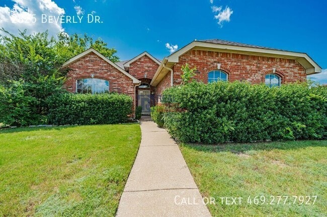 Building Photo - 2825 Beverly Dr Rental