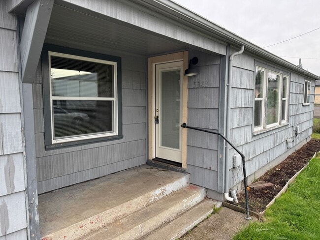 Photo - Updated 3 bedroom 1 bathroom house on a huge lot!