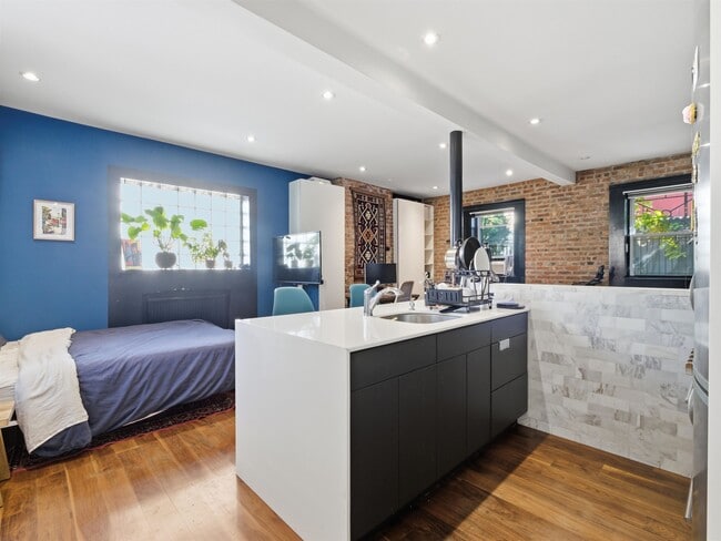 Photo - 158 New York Ave Unit 1