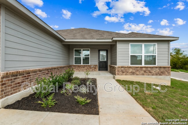 Photo - 108 Fabarm Ln