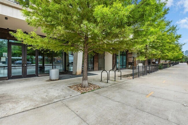 Building Photo - 1800 E 4th St Unit 345 Rental