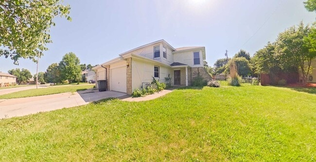 West Side + Fenced-in Yard + Attached 1-Ca... - West Side + Fenced-in Yard + Attached 1-Ca... House