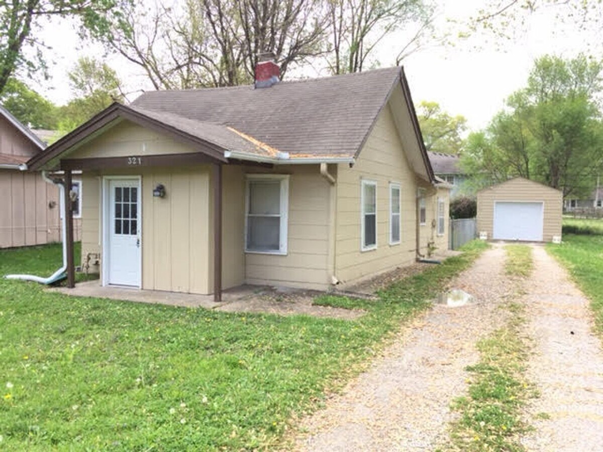 Beautifully Remolded 2 Bedroom 1 Bath in W... - Beautifully Remolded 2 Bedroom 1 Bath in W... House