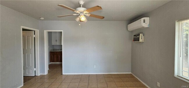 Photo - 1130 Huff St W Unidad 1/4