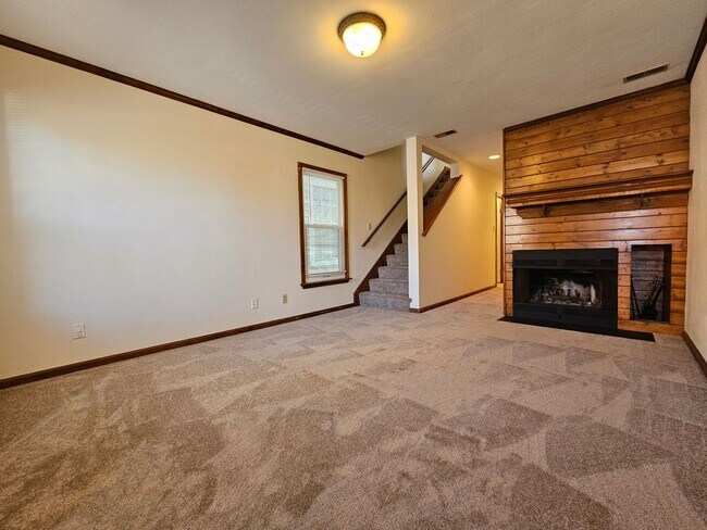 Photo - Dinwiddie609-611 Unit 609