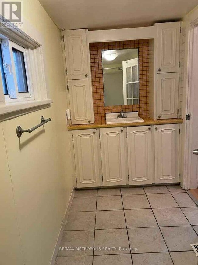 Photo - 29 St Andrew St Unit 2