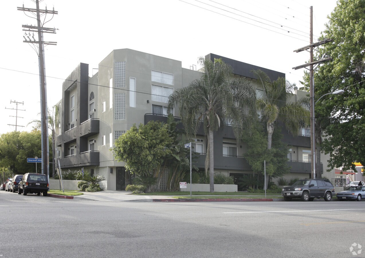 Photo - 4820-4822 Coldwater Canyon Ave Apartments
