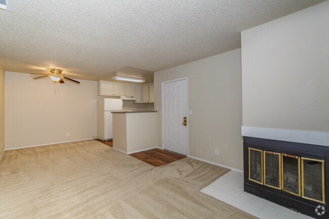 1BR, 1BA - 721 SF The Oak