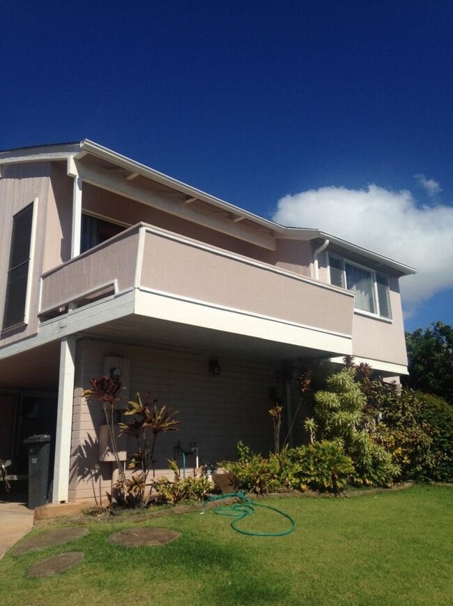 Building Photo - Steps From Kahala Beach Cute studio