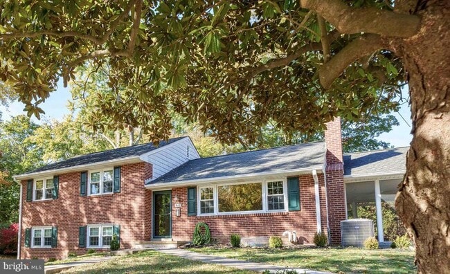 Photo - 512 Briar Ln