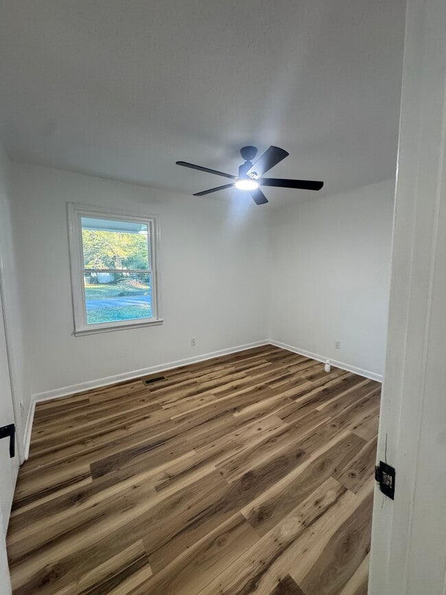 Building Photo - 5129 Arrow Ave