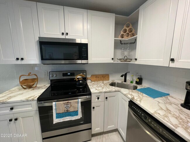 Photo - 411 N Halifax Ave Unit 106