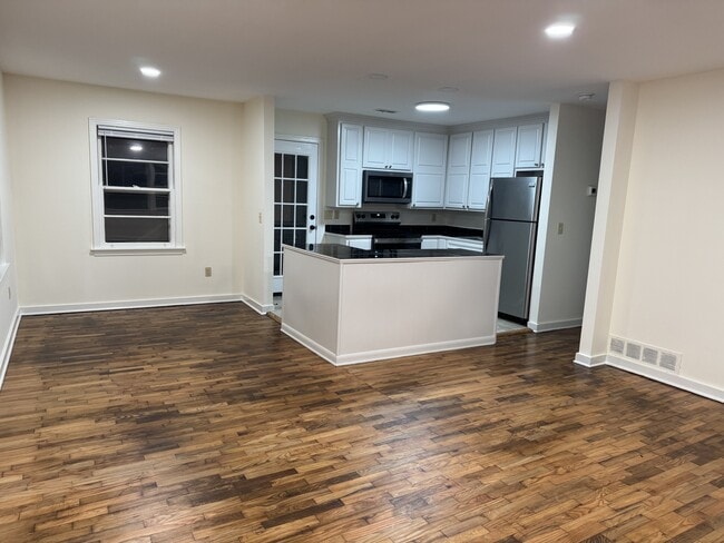 Photo - 908 Moss Hill Dr