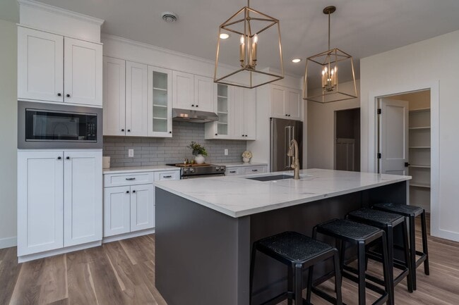 Photo - 2132 Deerwood Dr