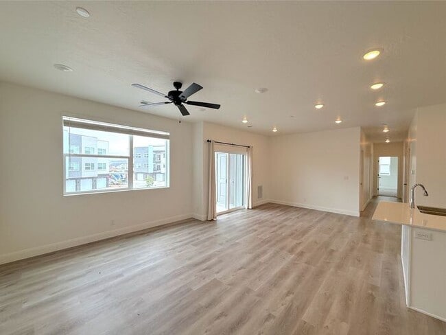 Photo - Desert Color Condo 3 bd, 2 bt, 1 Car Garage Unit 5204