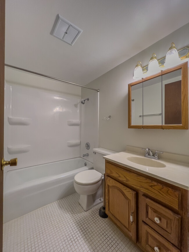 Photo - 810 W Jackson St