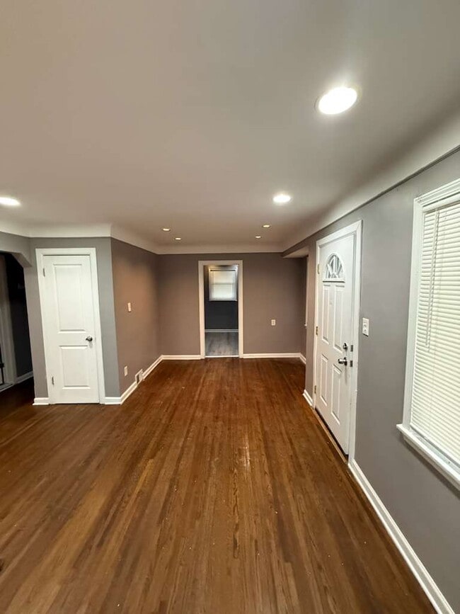 Photo - 6341 Archdale St