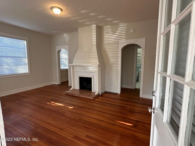 Photo - 1824 Perry Pl