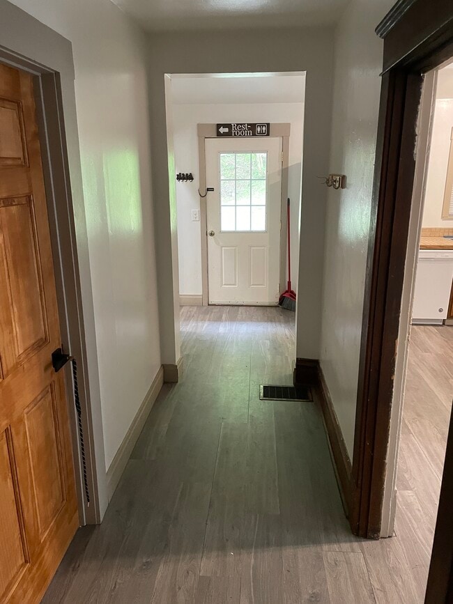 Photo - 128 N Congress St