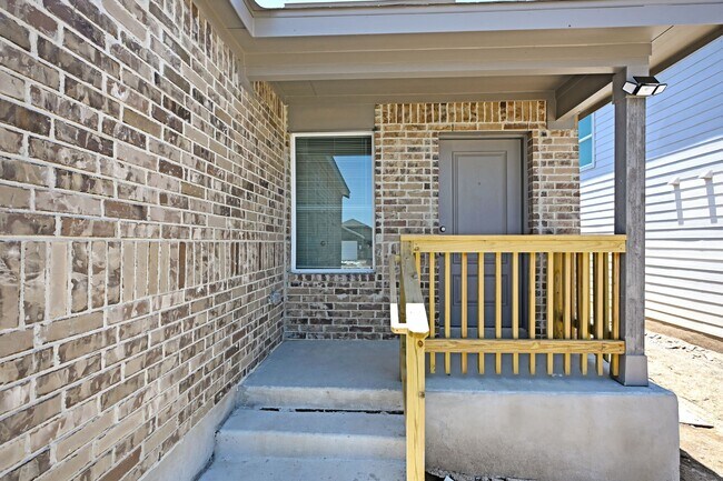 Photo - 227 Zyra Ave