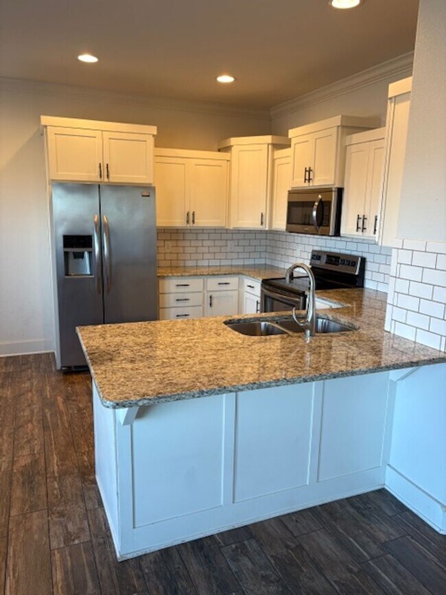 Photo - BEAUTIFUL HOME IN GREAT LOCATION!