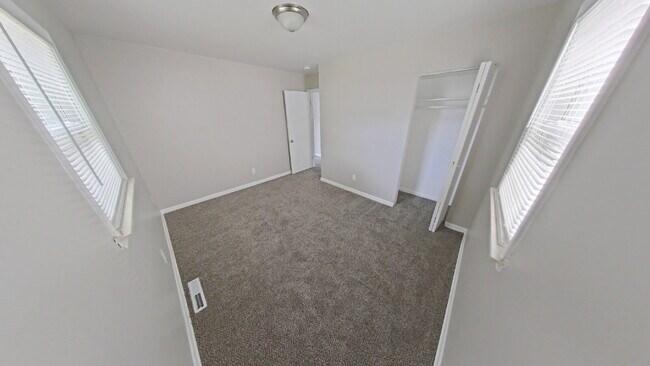 Photo - 2009 Capitol Ave