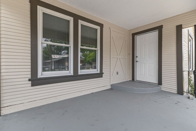 Photo - 1906 Montezuma St