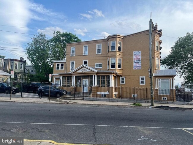 Photo - 3315 N Park Ave Unit 1