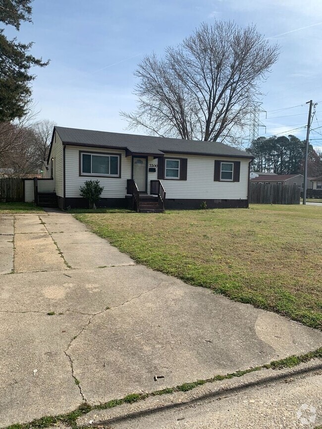 Building Photo - Updated Rental
