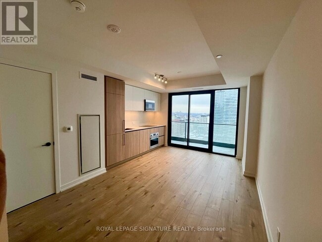 Photo - 35 Parliament St Unit 2013