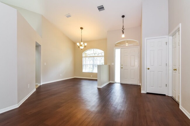 Photo - 2212 Kenwick Dr